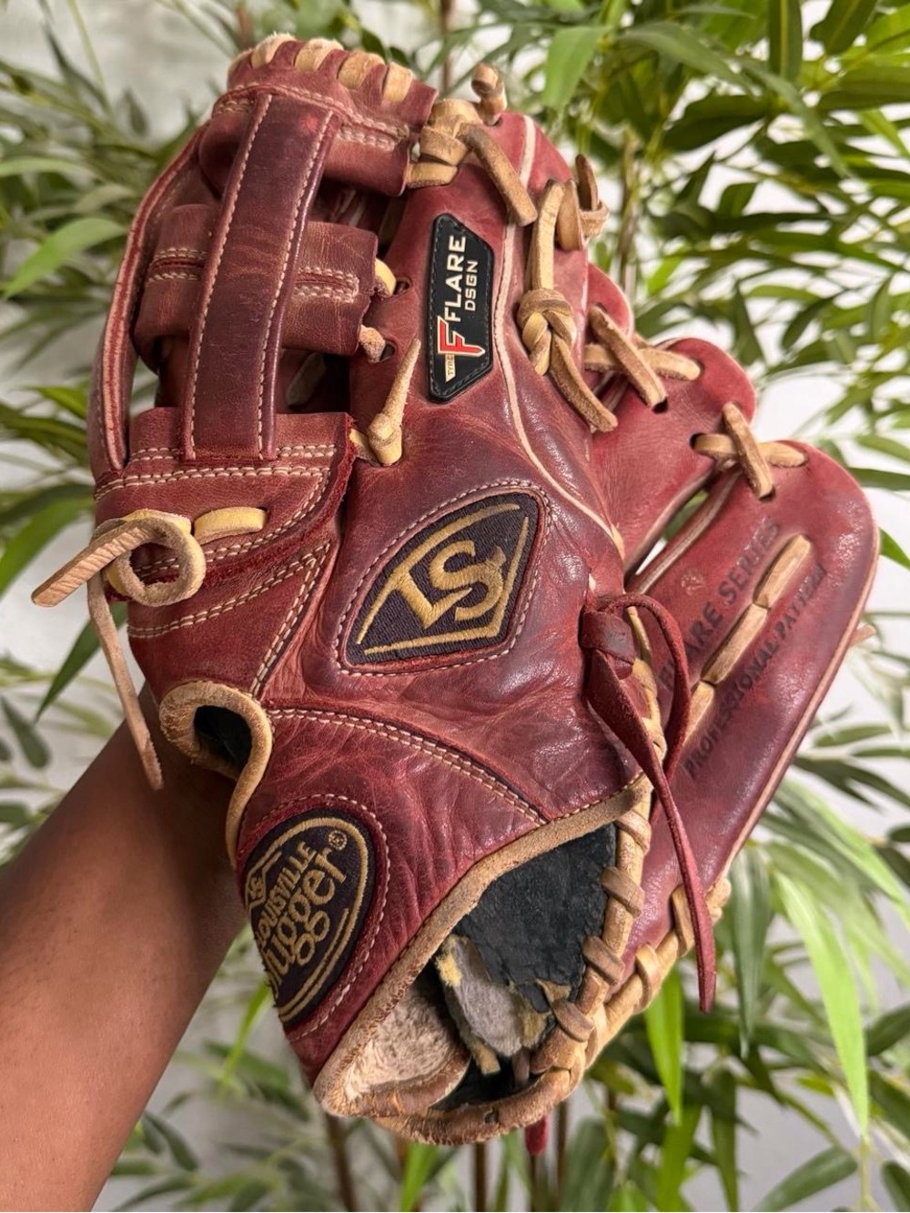 Louisville Slugger 11 3/4” Pro Flare Series Baseball Glove Mitt PFB35A RHT Brown